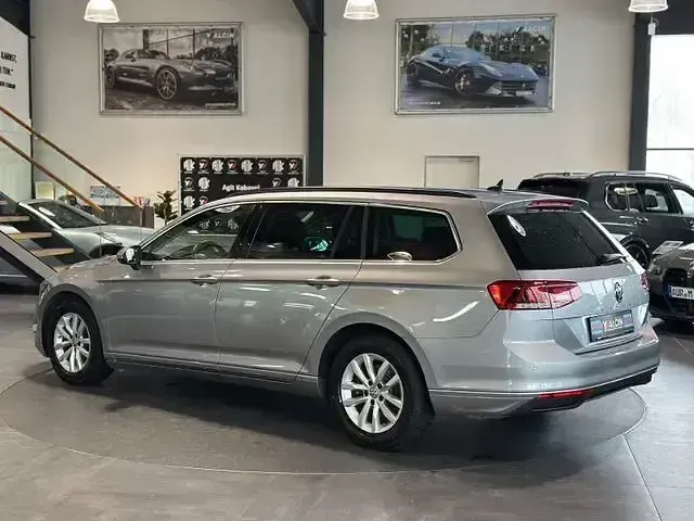 Gebraucht VW Passat Business 150 PS (110 kW) 2019 Andere Kombi