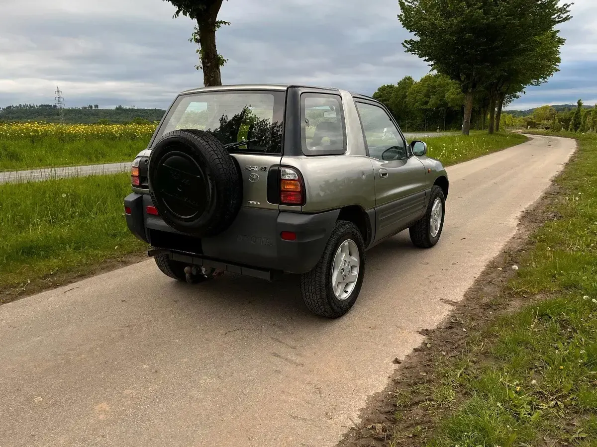 Gebraucht Toyota RAV4 128 PS (94 kW) 1998 Grau SUV