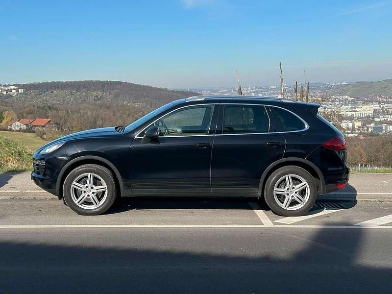 Gebraucht Porsche Cayenne 299 PS (219 kW) 2011 Panther schwarz metallic SUV