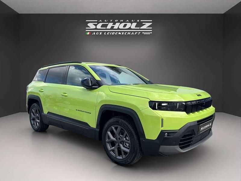 Neu Jeep Compass 145 PS (106 kW) 2026 Hawaii green SUV