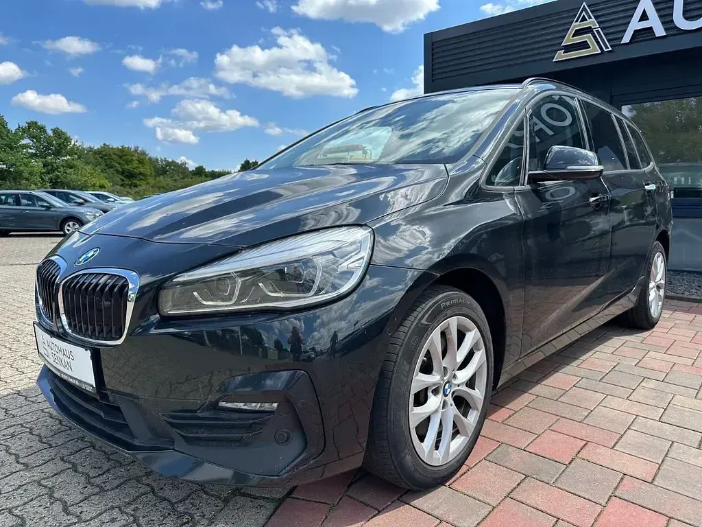 Gebraucht BMW 218 Gran Tourer Sport Line 150 PS (110 kW) 2019 Schwarz Van / Kleinbus