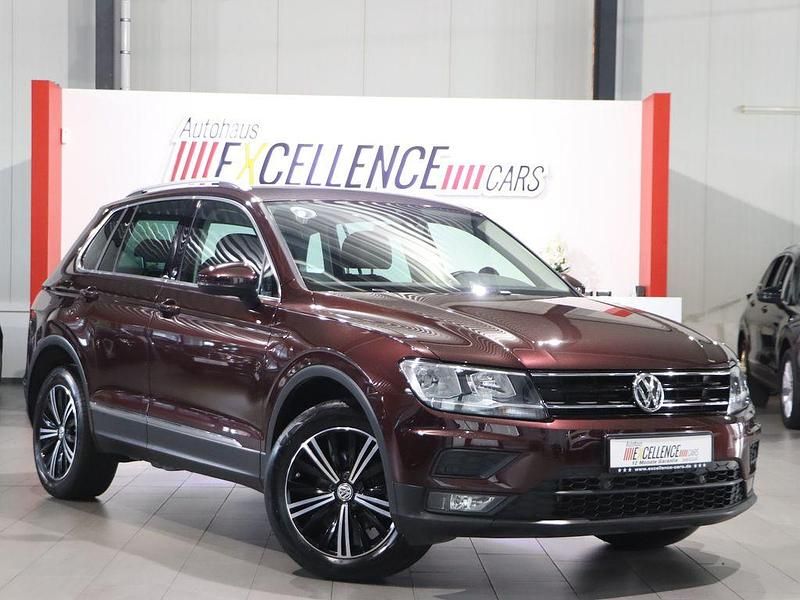 Rot Gebraucht 2018 VW Tiguan Sound SUV | 19.777 € (Guter Preis) - Bild 1/4