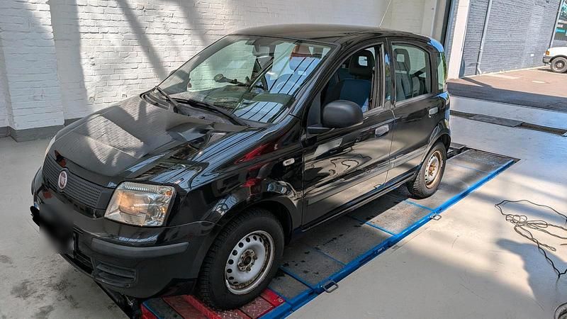 Schwarz Gebraucht 2011 Fiat Panda Kleinwagen | 2.500 € (Fairer Preis) - Bild 1/4