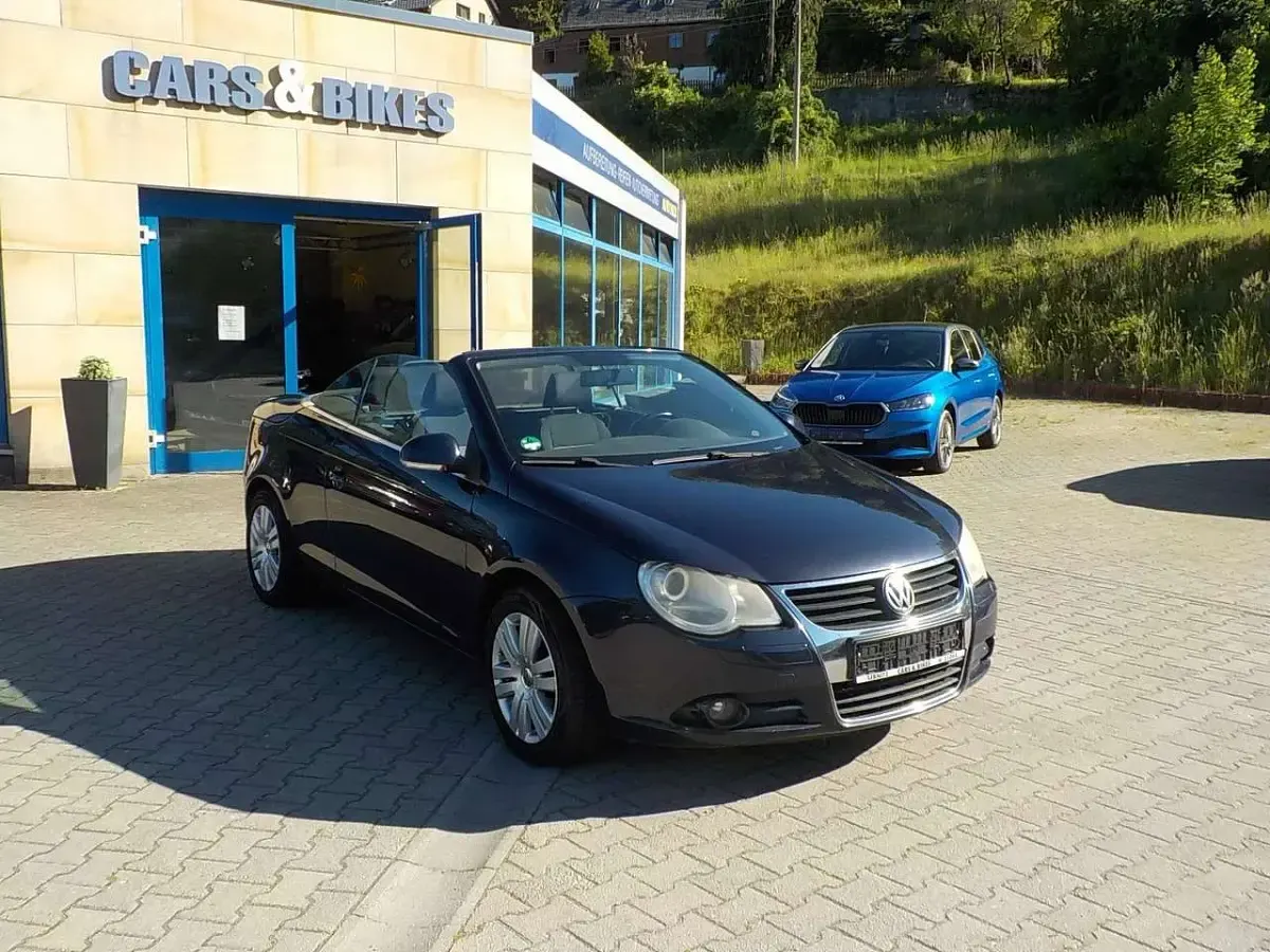 Gebraucht VW Eos 116 PS (85 kW) 2006 Mitternachtsblau Cabrio