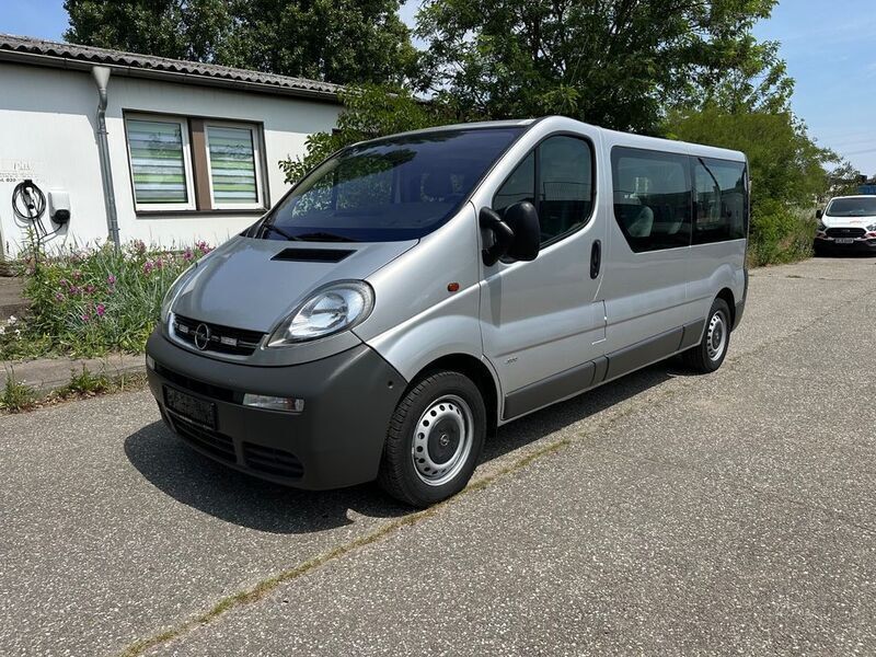 Silber Gebraucht 2006 Opel Vivaro Van | 8.800 € - Bild 1/4