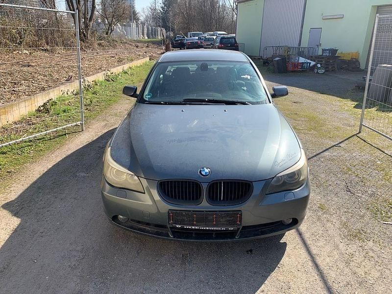 Gebraucht BMW 520 170 PS (125 kW) 2003 Grau Limousine