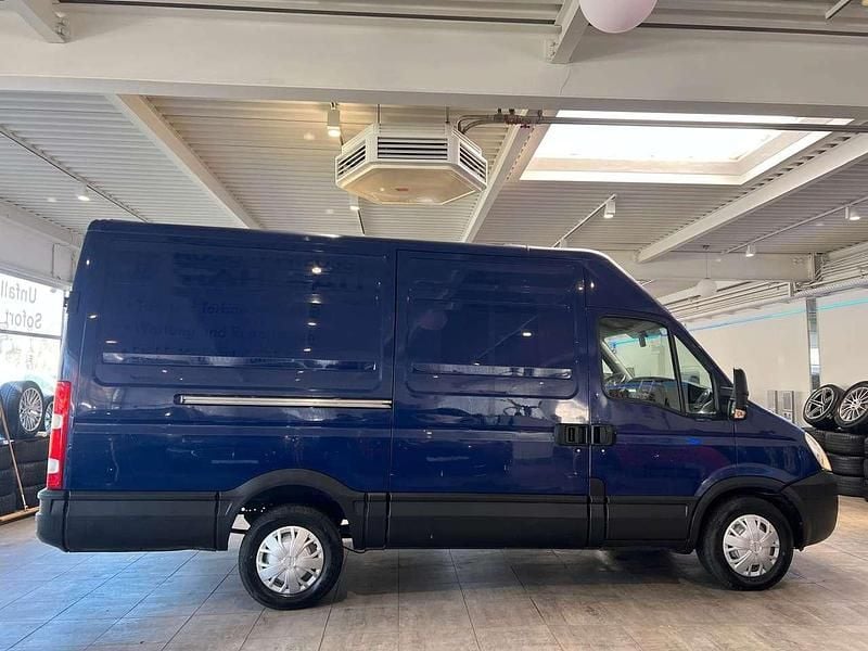Gebraucht Iveco Daily 126 PS (92 kW) 2011 Blau Van / Kleinbus
