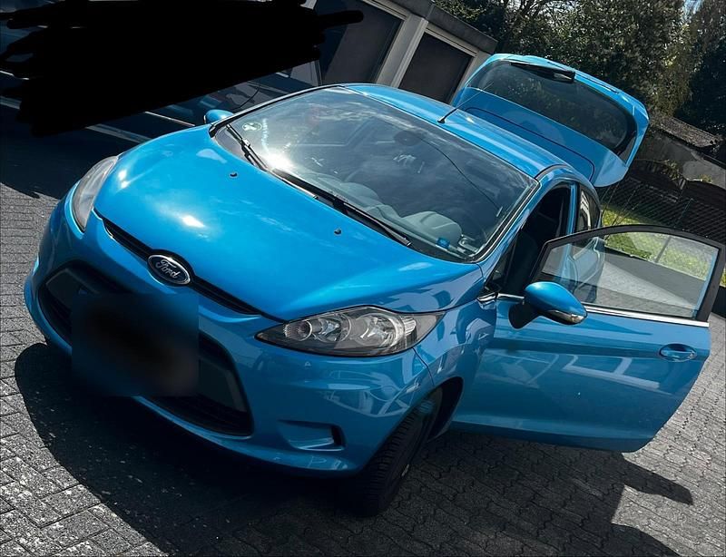 Gebraucht Ford Fiesta 97 PS (71 kW) 2011 Blau Kleinwagen