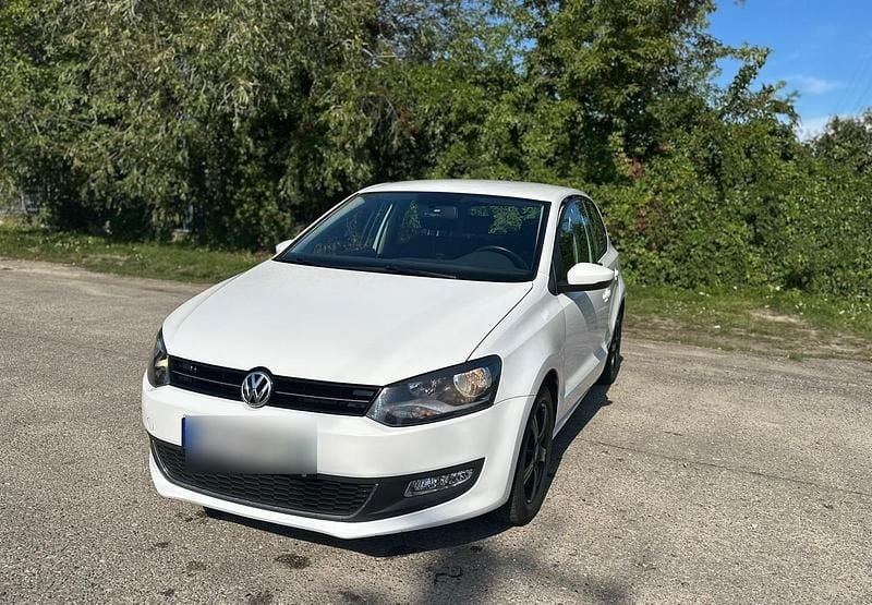Weiß Gebraucht 2014 VW Polo Limousine | 6.999 € (Guter Preis) - Bild 1/4