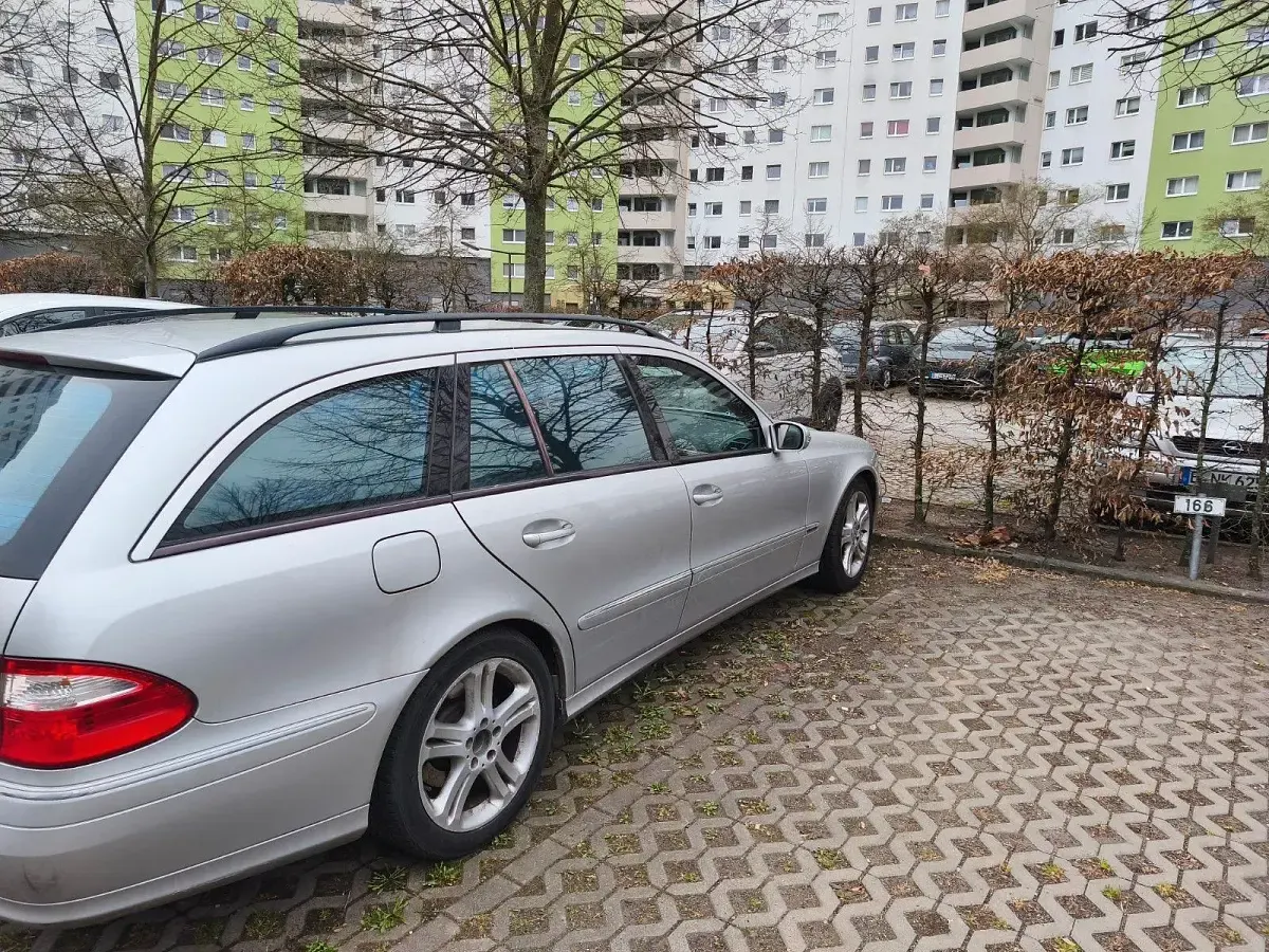 Gebraucht Mercedes E270 Avantgarde 177 PS (130 kW) 2004 Silber Limousine