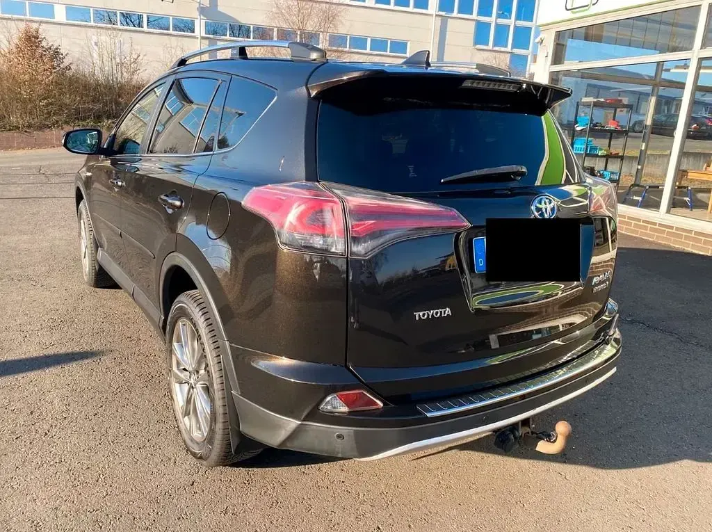 Gebraucht Toyota RAV4 Edition 197 PS (144 kW) 2016 Braun SUV