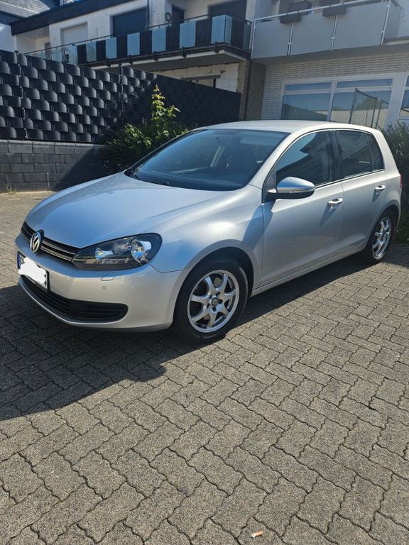 Silber Gebraucht 2009 VW Golf VI Comfortline Limousine | 5.650 € (Fairer Preis) - Bild 1/4