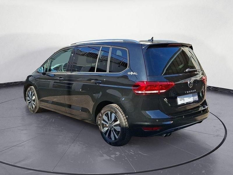 Gebraucht VW Touran Comfortline 150 PS (110 kW) 2025 Schwarz Van / Kleinbus