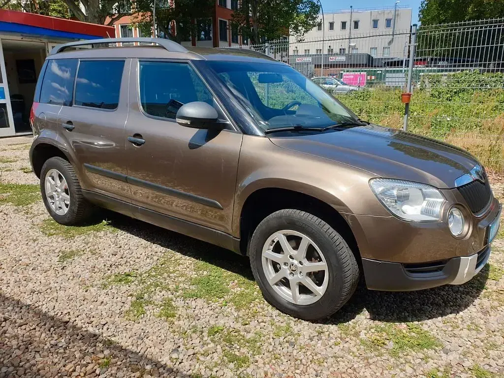 Gebraucht Skoda Yeti Active 122 PS (89 kW) 2013 Braun SUV