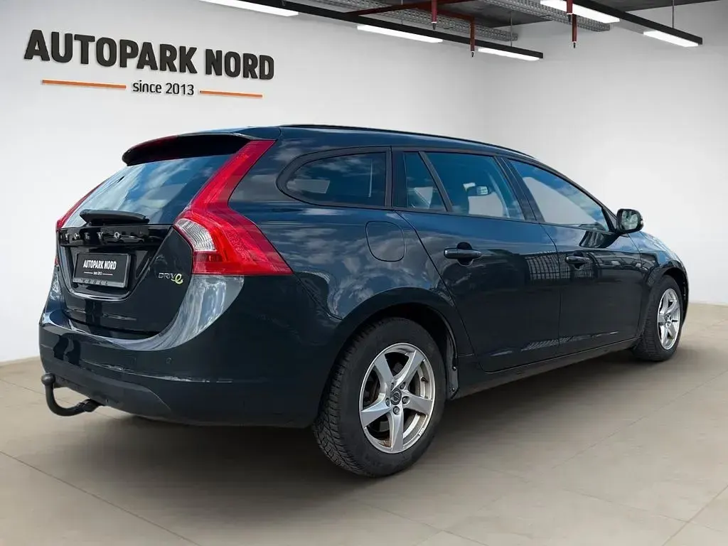 Gebraucht Volvo V60 Kinetic 114 PS (83 kW) 2013 Savile grey / metallic Kombi