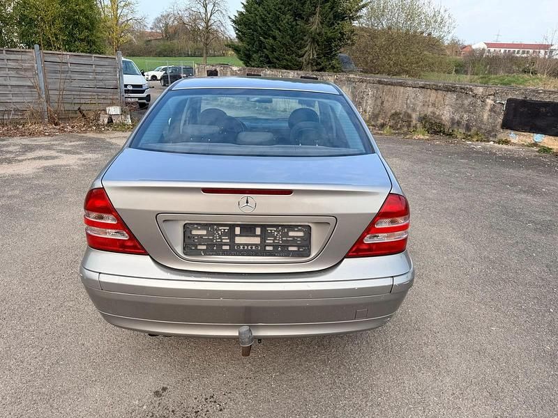 Second-hand Mercedes C180 2003 Argintiu Berlinǎ