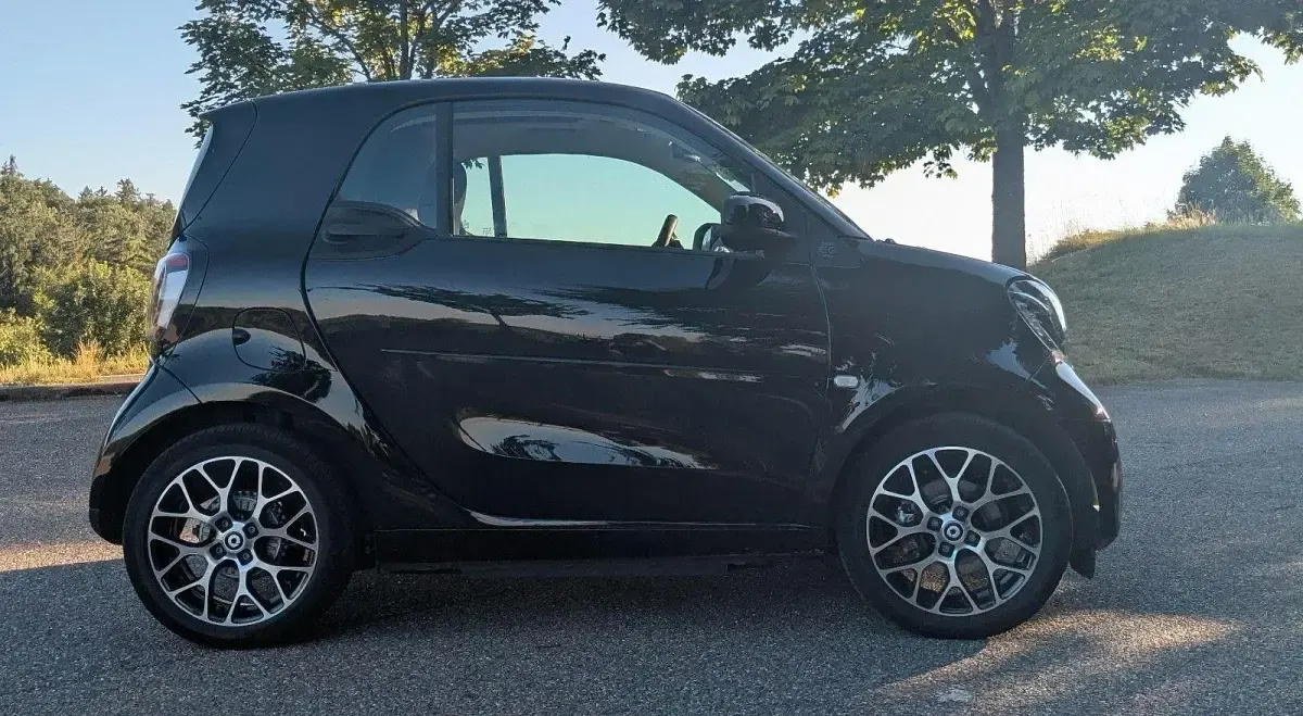 Gebraucht Smart ForTwo Coupé Exclusive 60 kW (82 PS) 2023 Schwarz Coupé