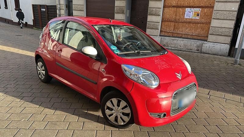 Rot Gebraucht 2010 Citroën C1 Kleinwagen | 1.499 € (Guter Preis) - Bild 1/4