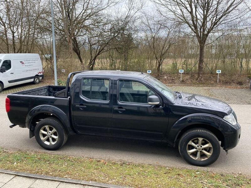 Gebraucht Nissan Navara 144 PS (105 kW) 2014 Schwarz Abholung