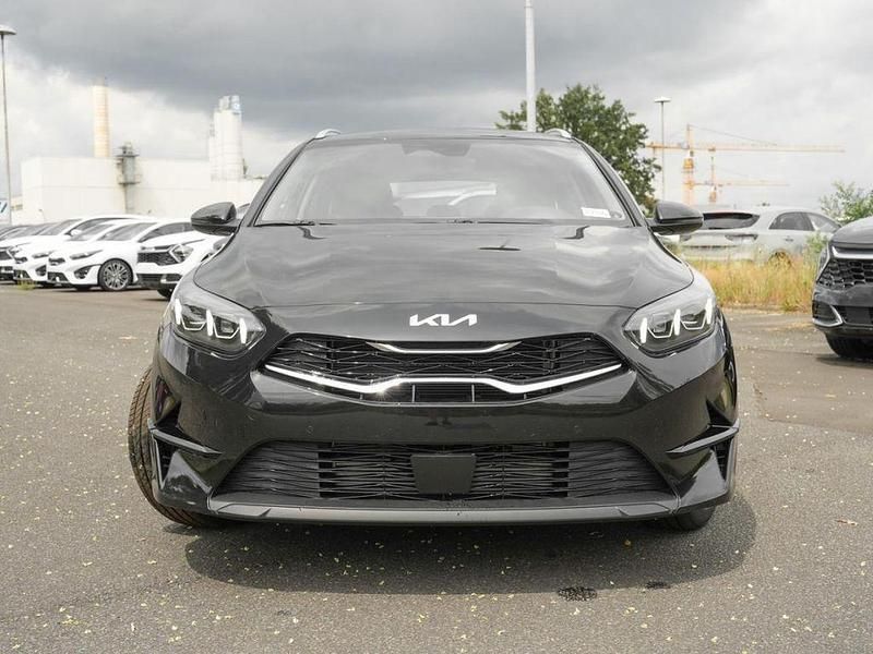 Neu Kia Ceed Sportswagon Spirit 140 PS (102 kW) 2025 Pentametal metallic Kombi