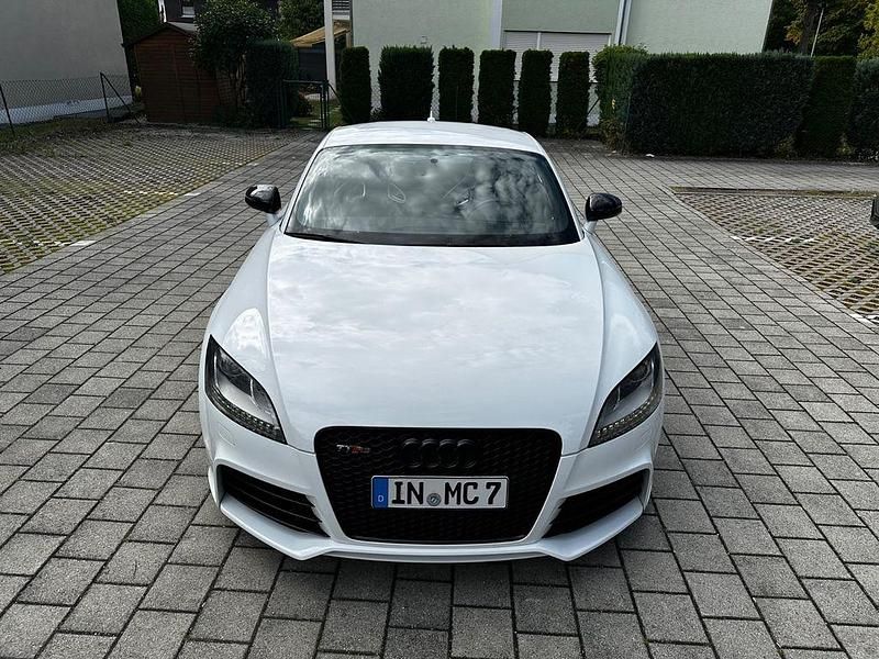 Weiß Gebraucht 2010 Audi TT RS Ambiente Coupé | 22.999 € - Bild 1/4