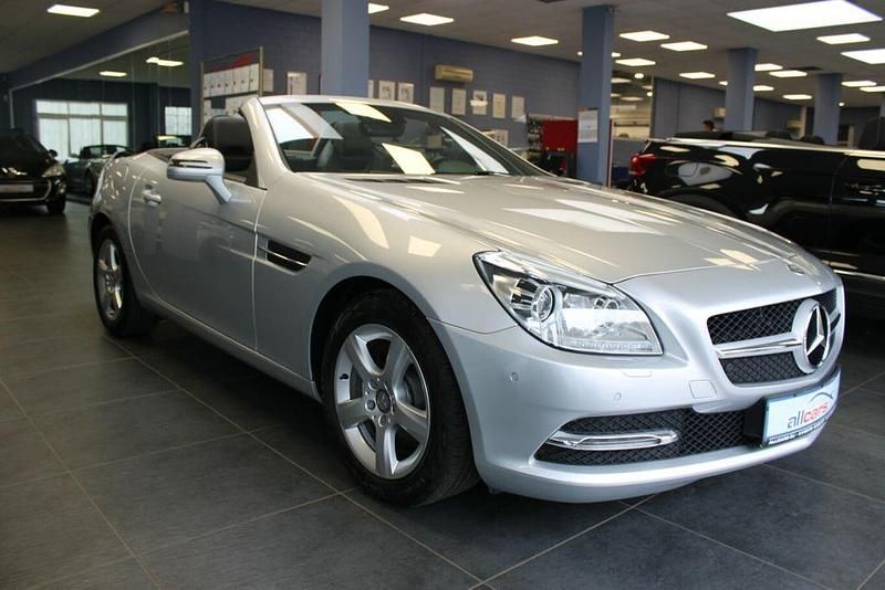 Silber Gebraucht 2013 Mercedes SLK200 Cabrio | 20.980 € (Fairer Preis) - Bild 1/4