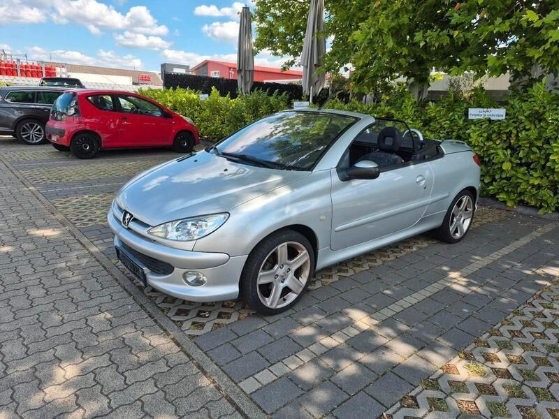 Grau Gebraucht 2004 Peugeot 206 CC Cabrio | 1.950 € (Fairer Preis) - Bild 1/4