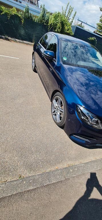 Gebraucht Mercedes E300 245 PS (180 kW) 2019 Blau Limousine