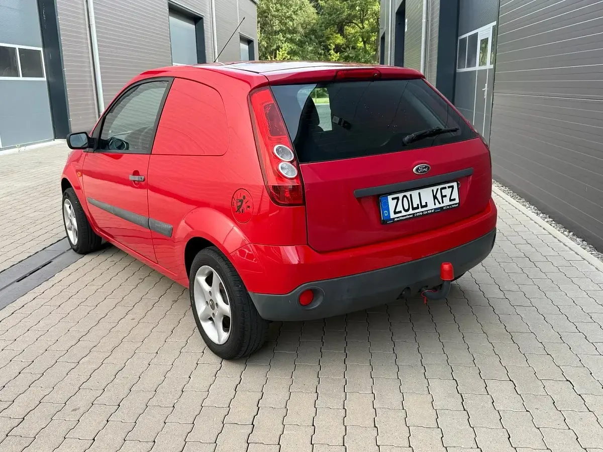 Gebraucht Ford Fiesta 68 PS (50 kW) 2008 Rot Kleinwagen