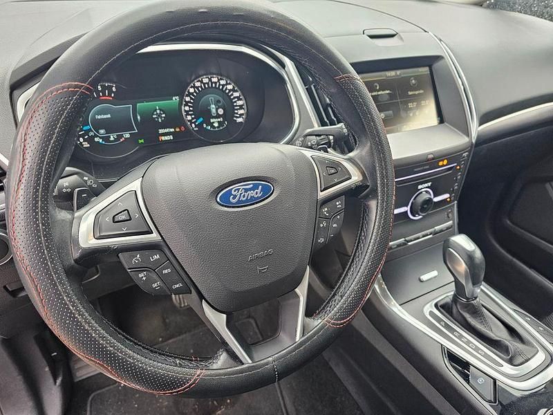 Gebraucht Ford S-MAX Titanium 209 PS (153 kW) 2015 Grau Van / Kleinbus