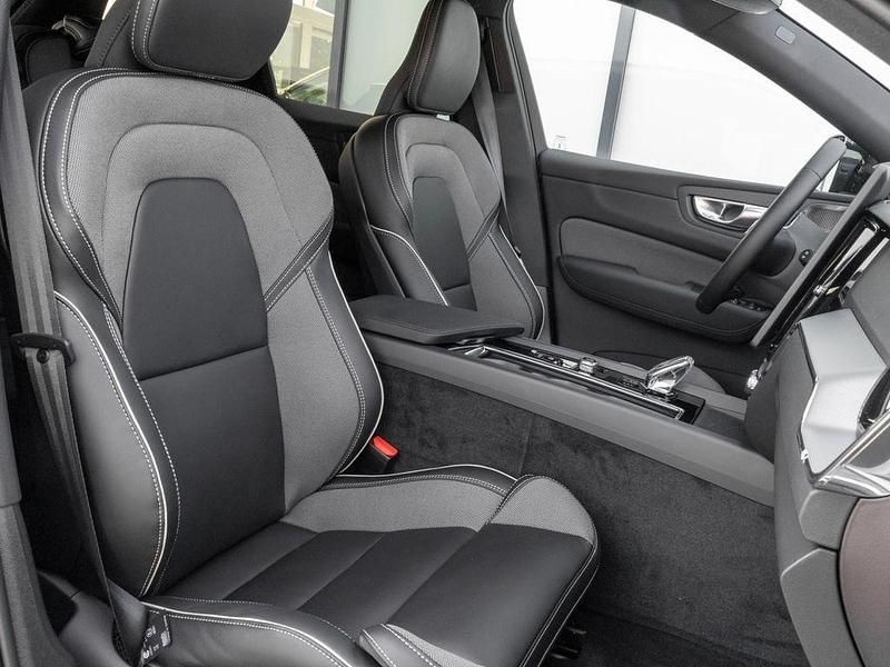 Nowe Volvo XC60 Plus 310 KM (228 kW) 2026 Biały SUV