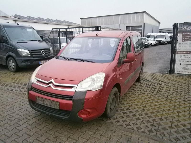 Rot Gebraucht 2009 Citroën Berlingo Van / Kleinbus | 1.990 € (Guter Preis) - Bild 1/4