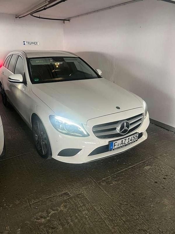 Gebraucht Mercedes C220 194 PS (142 kW) 2018 Weiß Kombi