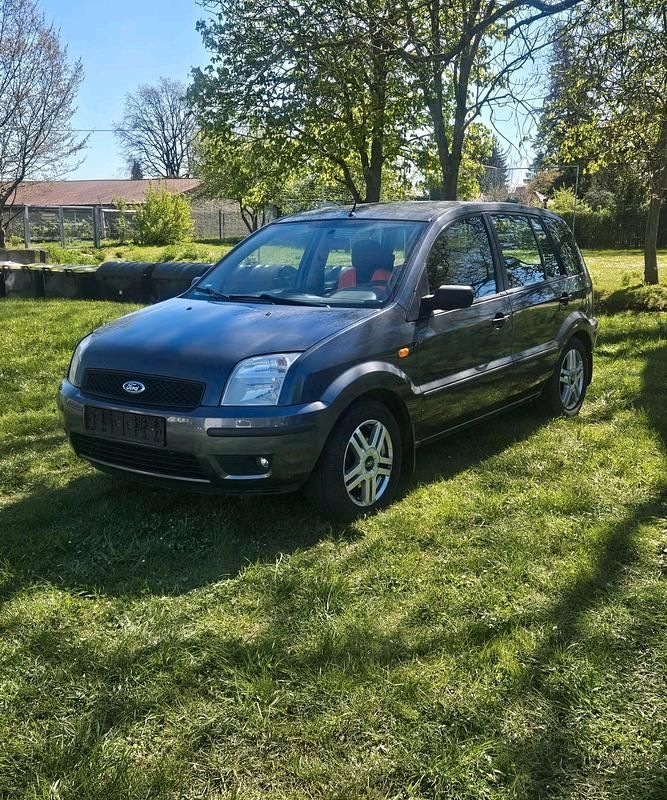 Second-hand Ford Fusion 2002 Hatchback
