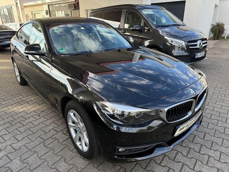 Gebraucht BMW 320 Advantage 184 PS (135 kW) 2018 Schwarz Limousine