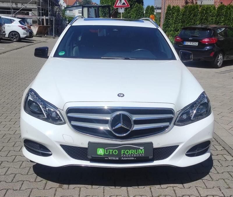 Weiß Gebraucht 2014 Mercedes E250 Avantgarde Kombi | 10.999 € (Guter Preis) - Bild 1/4