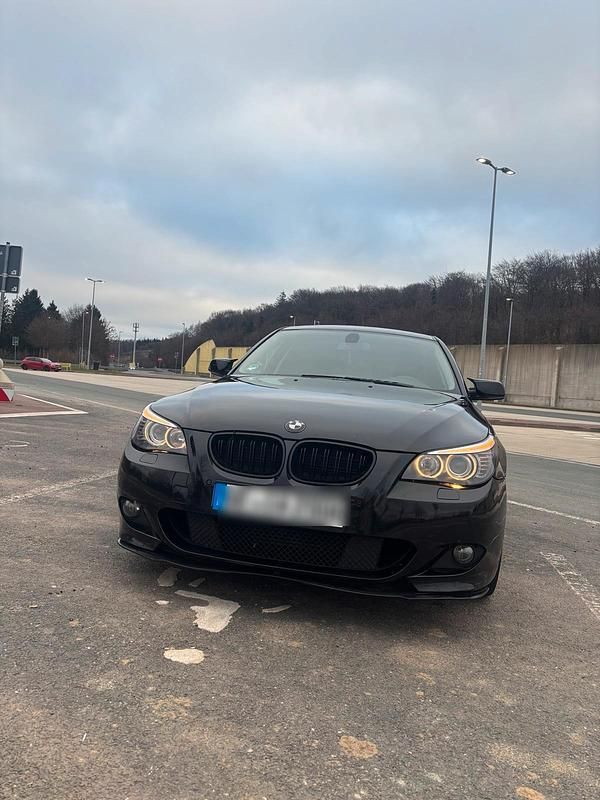 Gebraucht BMW 525 197 PS (144 kW) 2008 Schwarz Limousine