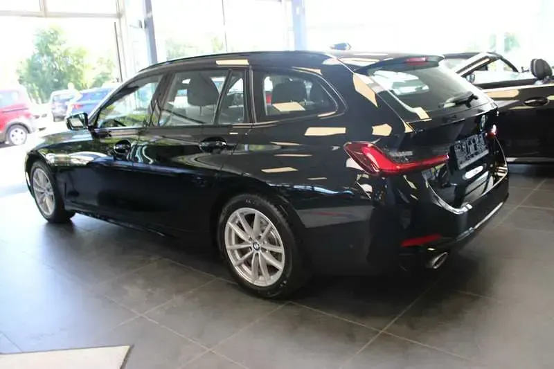 Gebraucht BMW 318 156 PS (114 kW) 2025 Schwarz Kombi