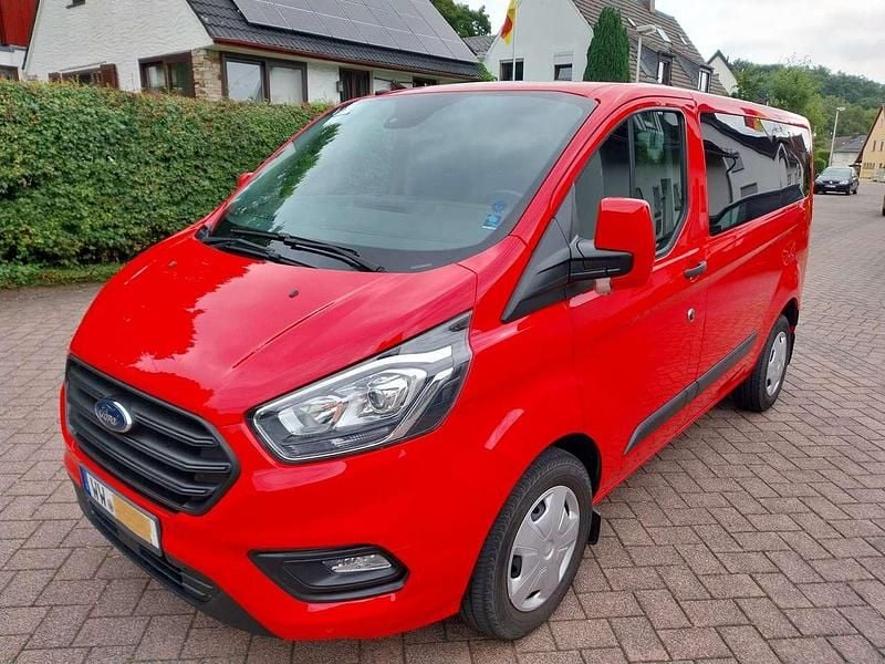 Gebraucht Ford Transit Custom 131 PS (96 kW) 2018 Rot Van