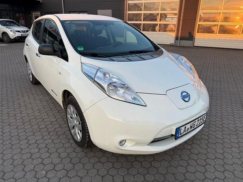 Solid white Gebraucht 2017 Nissan Leaf Visia Kleinwagen | 6.980 € (Superpreis) - Bild 1/4