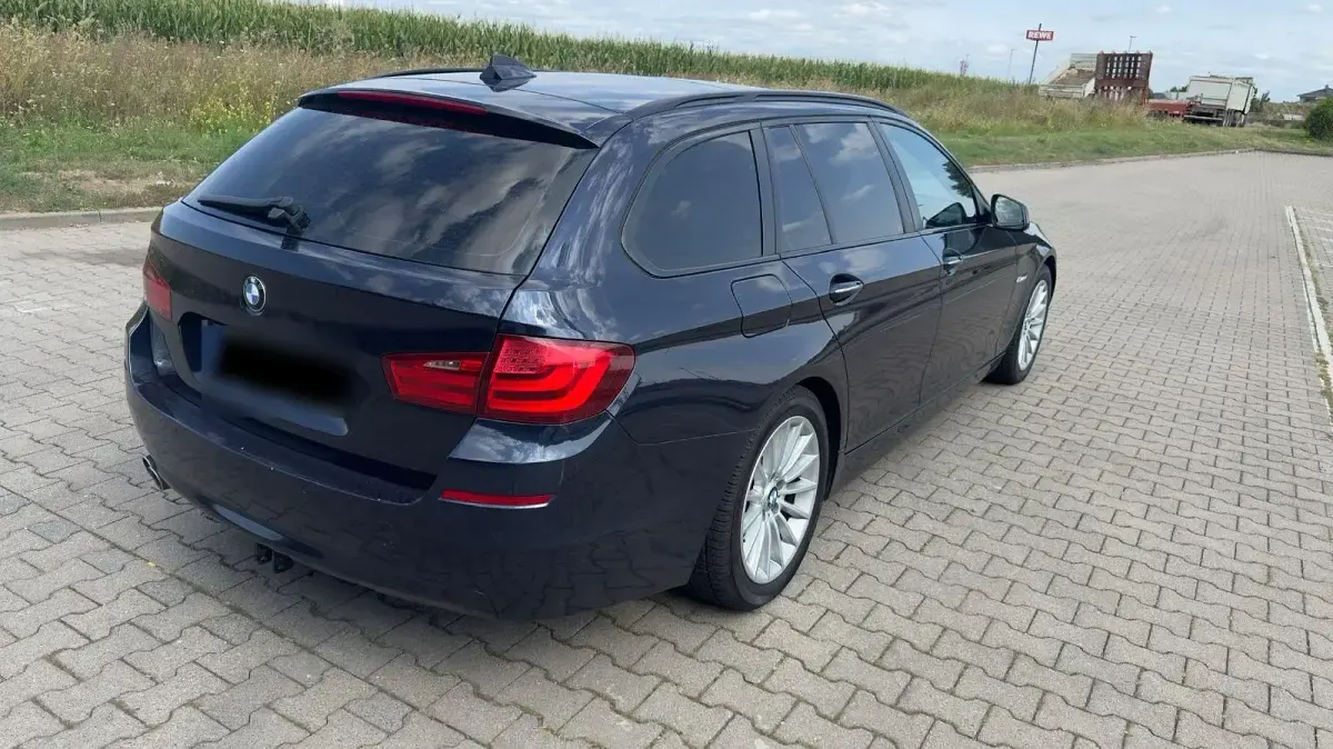 Gebraucht BMW 520 184 PS (135 kW) 2011 Blau Kombi