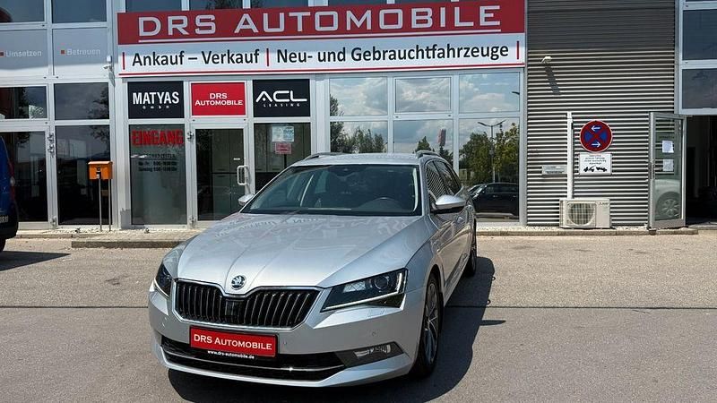 Silber Gebraucht 2018 Skoda Superb LAURIN & KLEMENT Kombi | 18.600 € (Fairer Preis) - Bild 1/4
