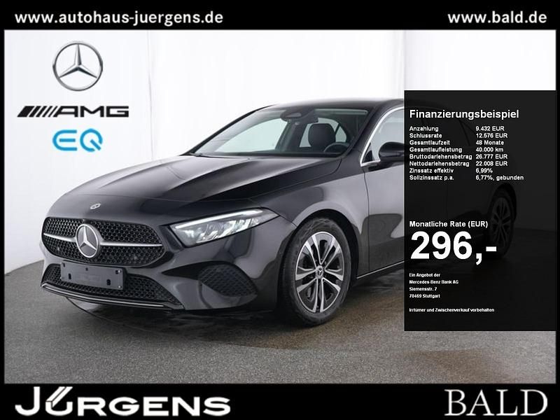 Schwarz night black Gebraucht 2024 Mercedes A200 Progressive Limousine | 31.390 € (Fairer Preis) - Bild 1/4