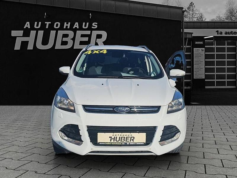 Gebraucht Ford Kuga Titanium 150 PS (110 kW) 2015 Weiß SUV