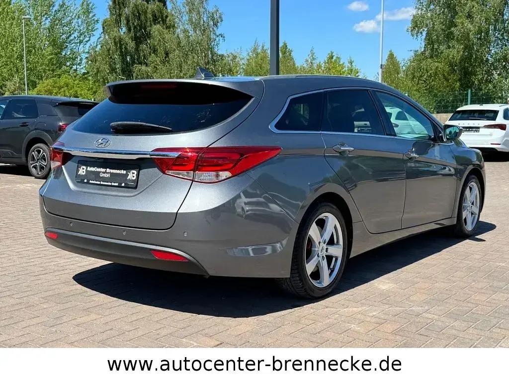 Gebraucht Hyundai i40 Trend 165 PS (121 kW) 2017 Silber Kombi