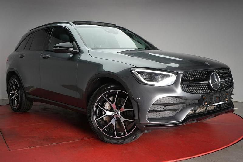 Selenitgrey Gebraucht 2020 Mercedes GLC300 AMG line SUV | 32.990 € (Etwas zu teuer) - Bild 1/4