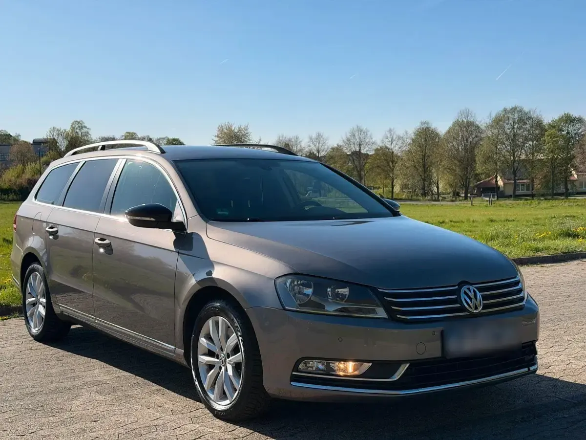 Gebraucht VW Passat Exclusive 160 PS (117 kW) 2011 Braun Limousine
