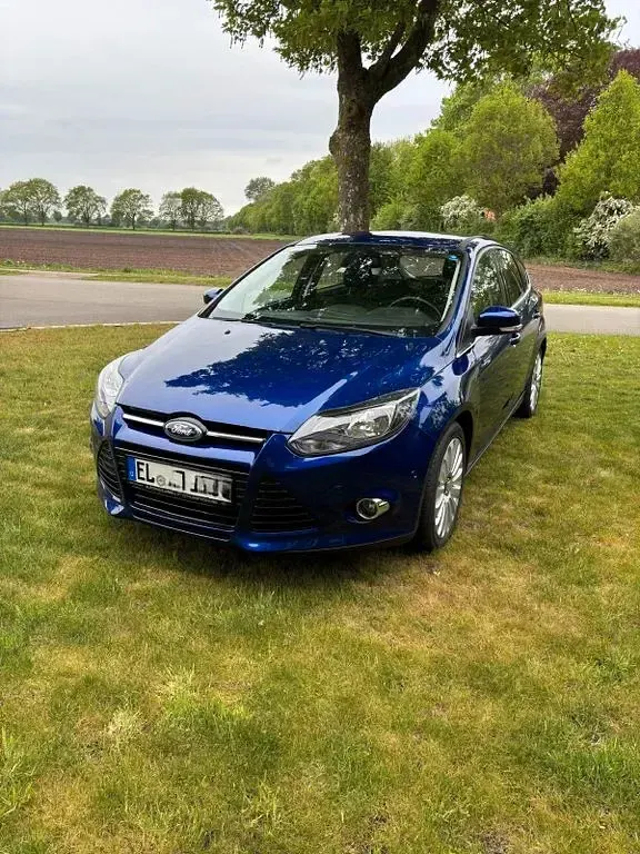 Używany Ford Focus Titanium 125 KM (91 kW) 2013 Niebieski Sedan/Limuzyna