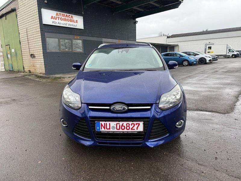 Gebraucht Ford Focus Titanium 140 PS (102 kW) 2014 Blau Kombi