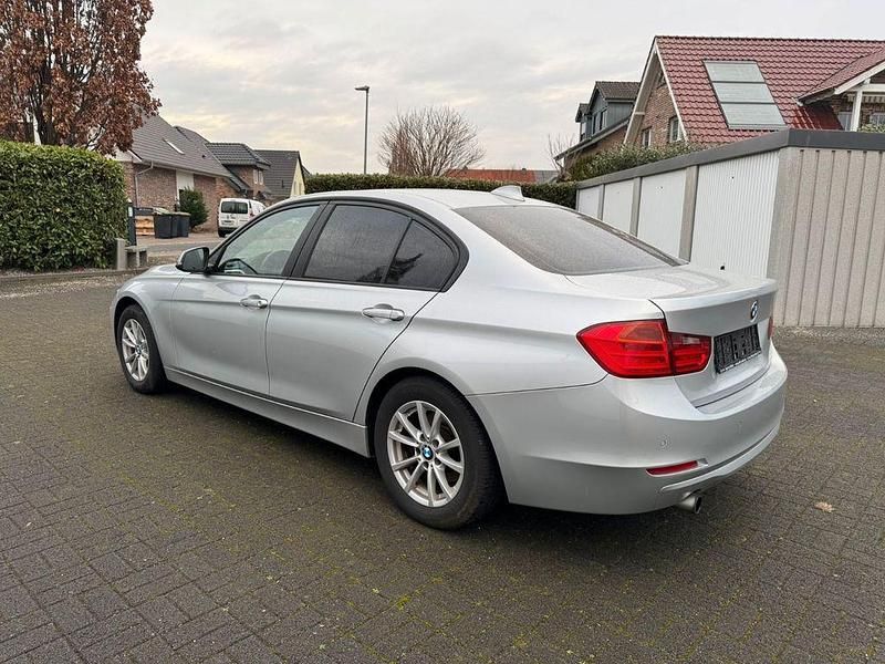 Gebraucht BMW 316 136 PS (100 kW) 2015 Silber Limousine
